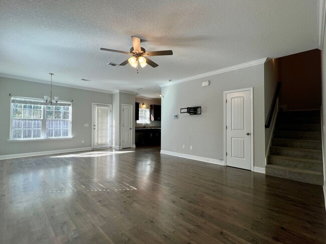 Photo - AVAILABLE NOW! (PET FRIENDLY)