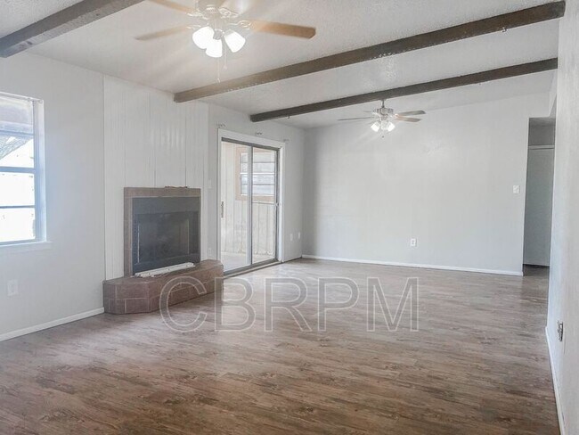 Photo - 5416 49th St