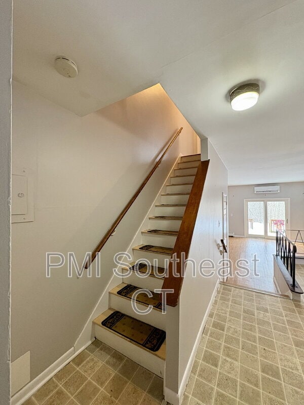 Photo - 127 Woodland Dr Unit B