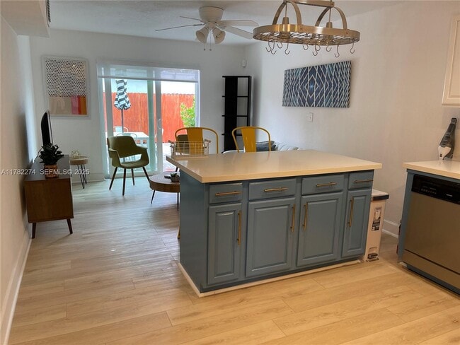 Photo - 1560 NE 145th St Unidad 2