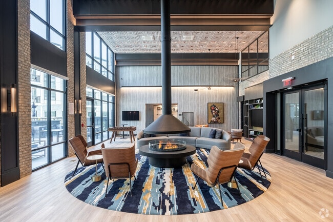 Speakeasy con bar y chimenea - Ivy and Green