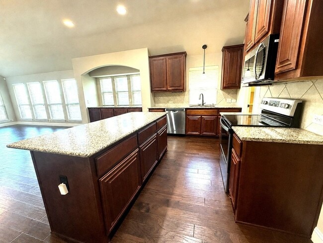 Photo - 1109 Abbey Ln