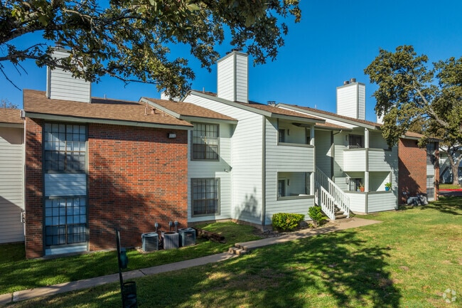 Churchill Crossing Apartments