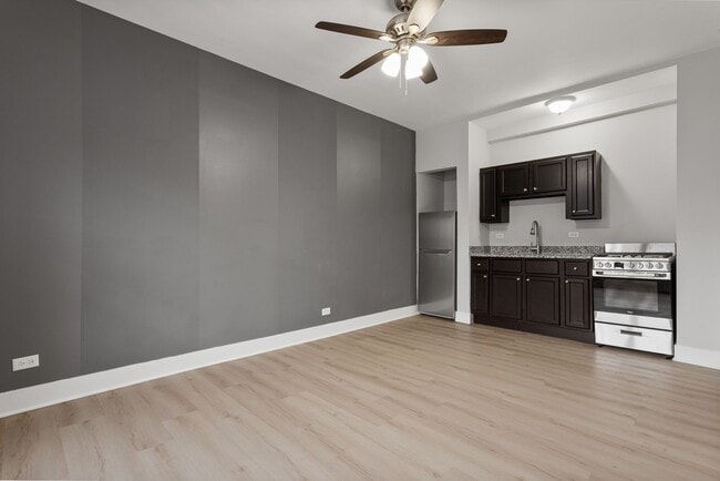 Photo - 4549 N Malden St