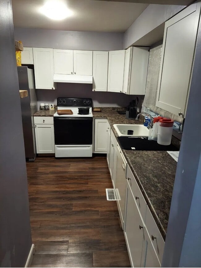 Photo - 576 Crestwood St SW