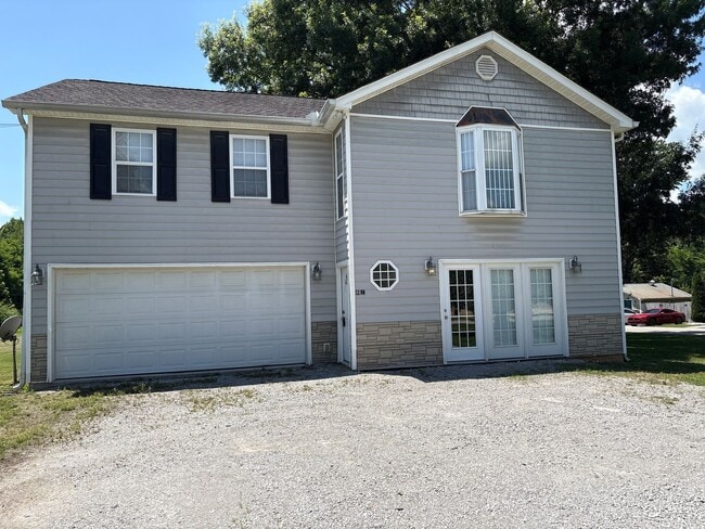 Building Photo - Beautiful 2 Bedroom Home with Spacious Bonus Room!