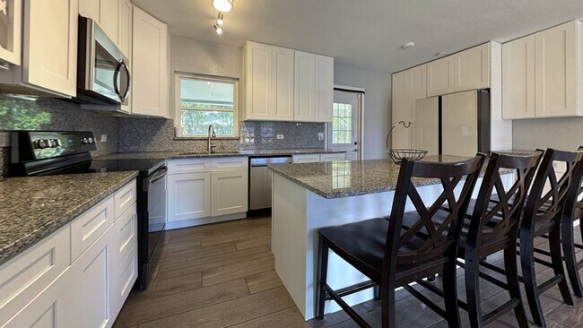 Photo - 7111 16th St N
