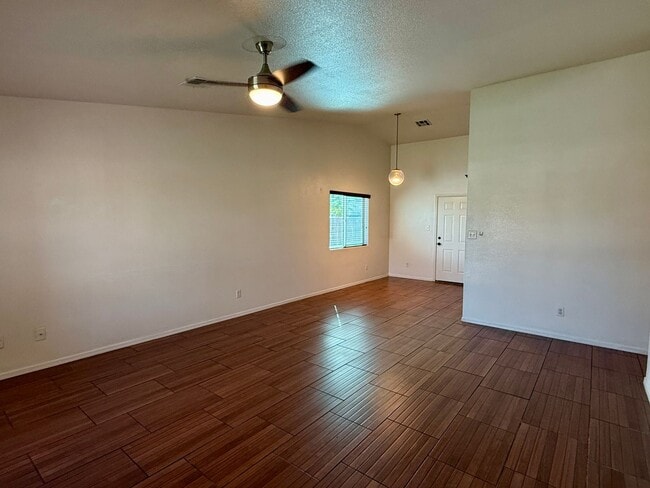 Photo - 4 Bedroom Home in San Luis AZ. with Fenced Lot and Landcaping