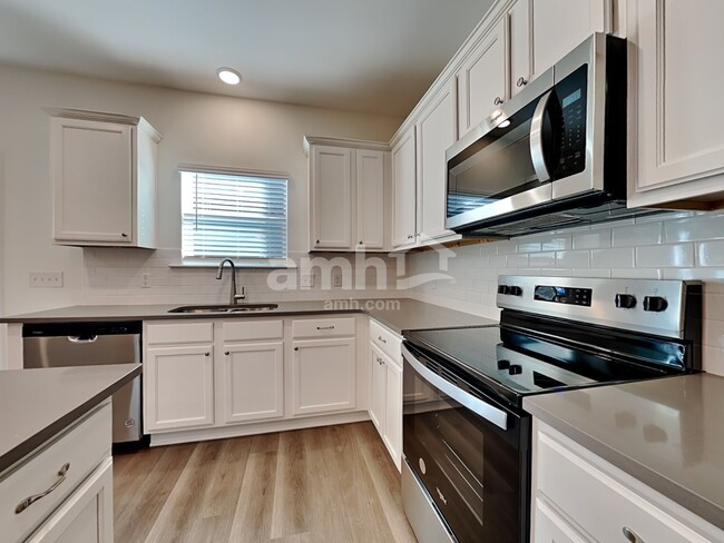 Photo - 1954 Weeping Cypress Dr