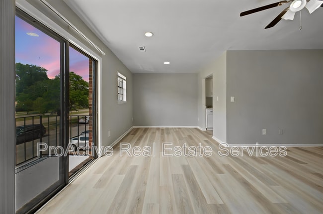 Building Photo - 1462 Gabriel Dr Unit #74