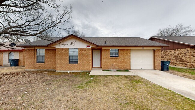 Building Photo - REMODELED 3 bedroom, 1.5 bath, 1 car garage home minutes away from the airfield!