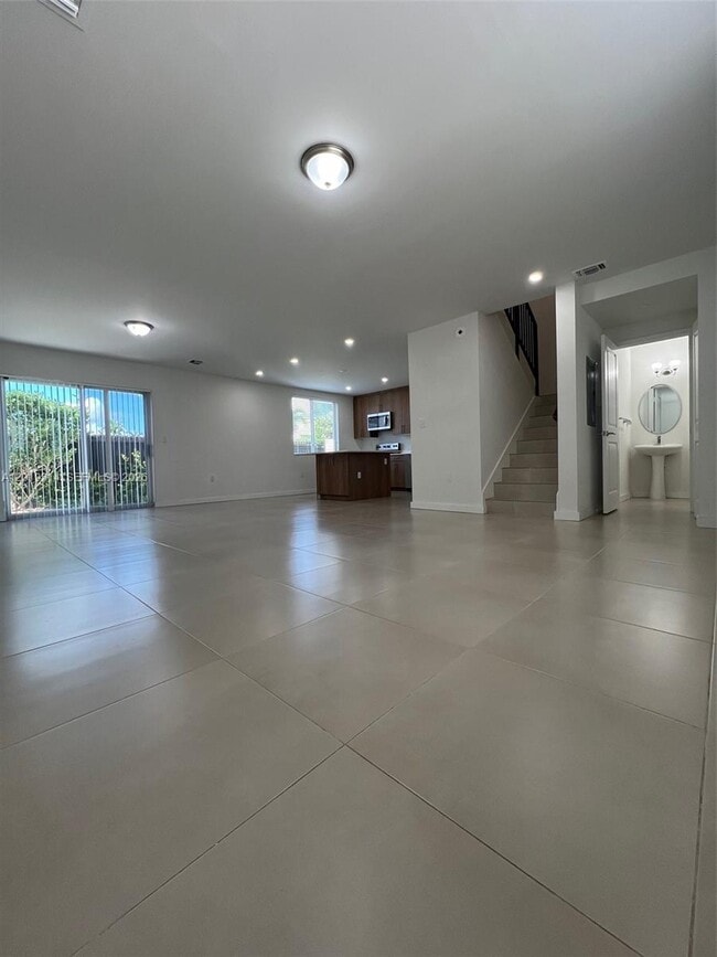 Photo - 199 N Redland Rd