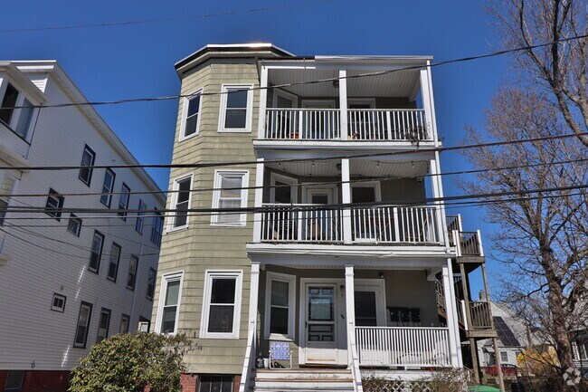 Building Photo - 7 Ashland St Unit 1 Rental
