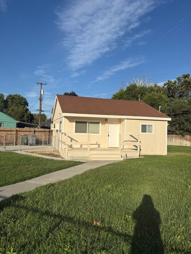 Photo - 809 Willard. New pictures coming soon!!