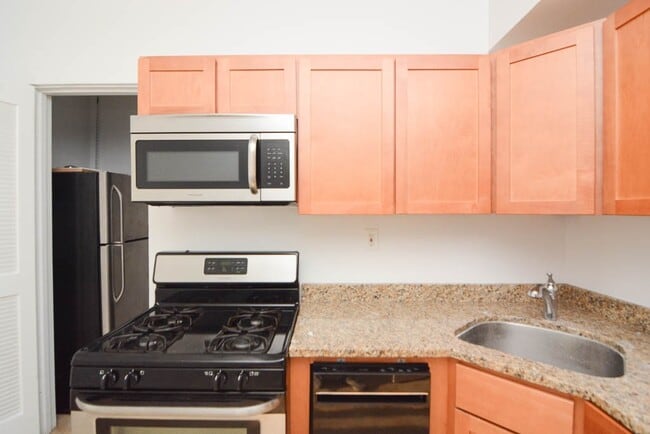 Photo - 2657 N St Louis Ave Unit 3