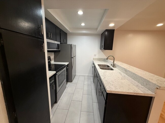 Photo - Mission Plaza 2/2 Great amenities & location Unit 101