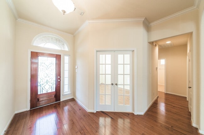 Photo - 607 Overdell Dr