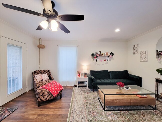 Photo - 2021 Winrock Blvd Unidad 167