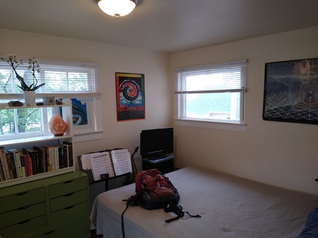 Photo - 831 Midland Ave