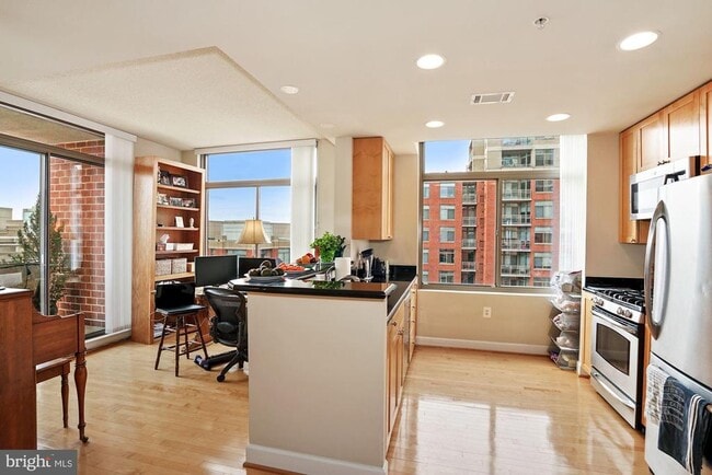 Photo - 3650 S Glebe Rd Unit 749