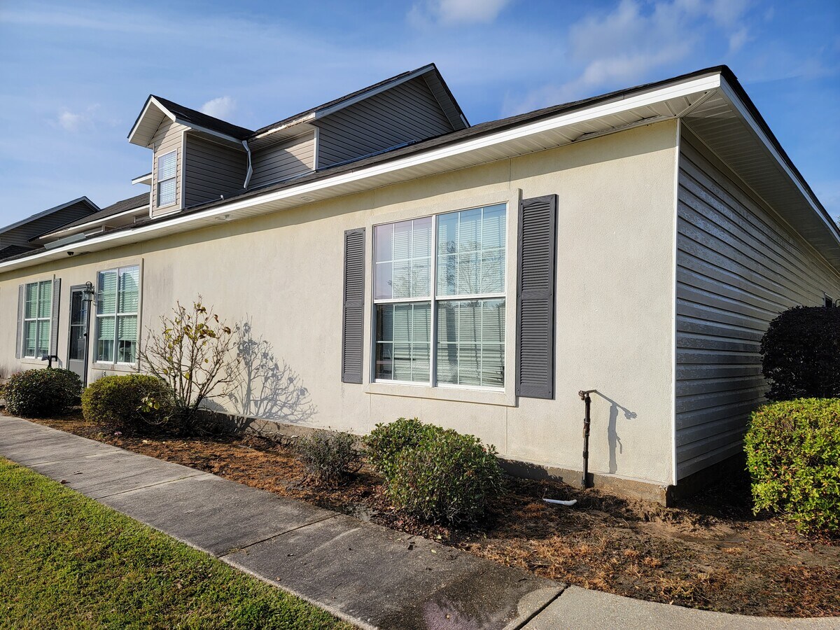 43250 Creek Cir Condo For Rent in Hammond, LA