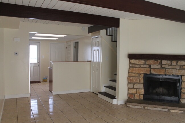 Photo - 440 Meadow Green Ln