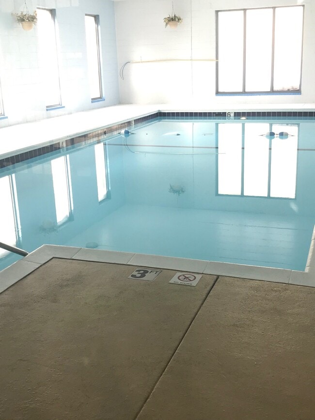 Photo - Parkside Pool Apartments