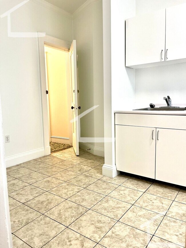 Photo - 8/1 - No Fee! Spacious, modern 2BR near Wash Sq, Cleveland Circle!