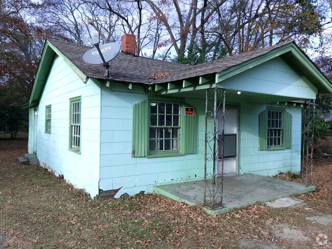 Building Photo - Cozy Home