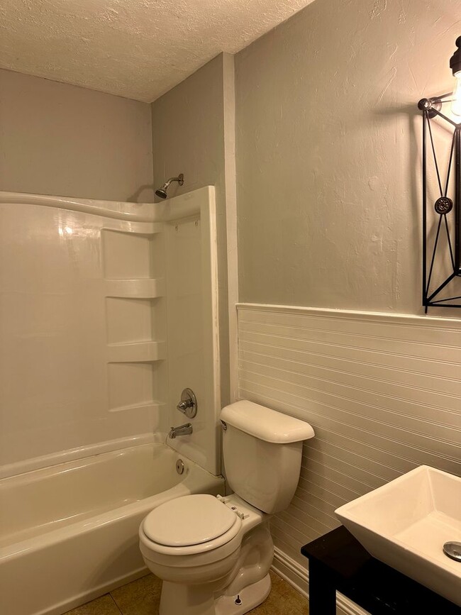 Photo - 639 Golfview Dr