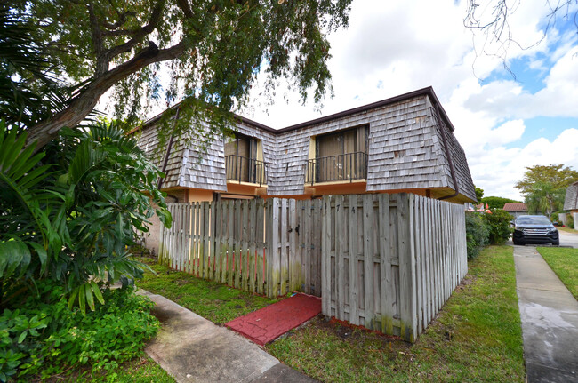 Photo - 174 Lake Arbor Dr Townhome