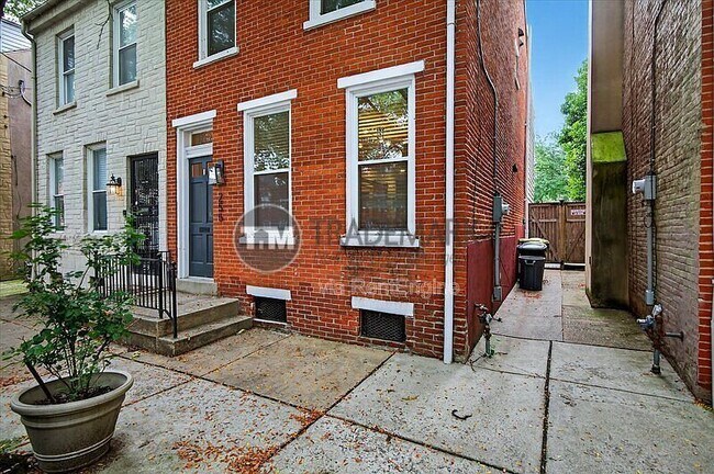 Photo - 255 New Holland Ave