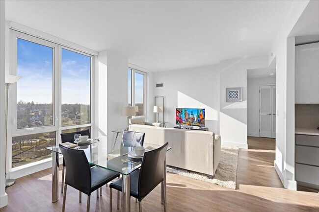 57 Bank St Unit SI ID1040025P