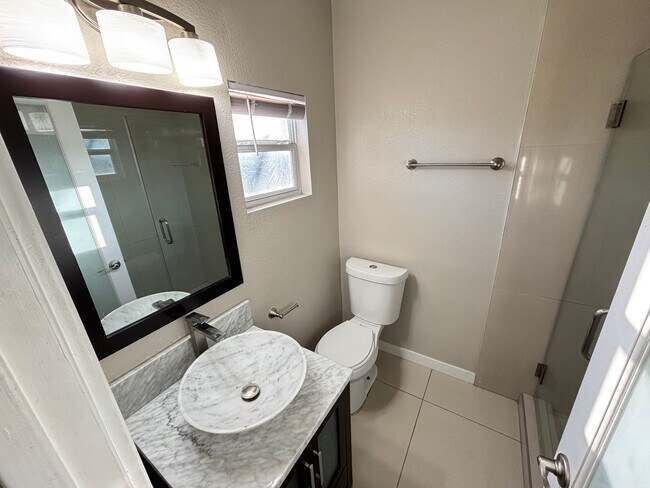 Photo - Gorgeous Studio w/ All Utilities Included located in Downtown Las Vegas!