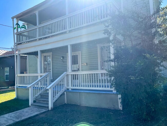 Photo - Hays Street 812-816 Unidad 816