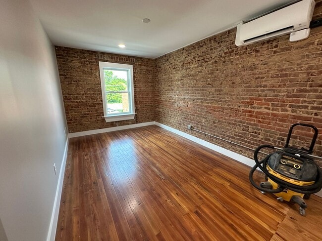 Building Photo - Vintage Charm on Wagner Unit 201 Rental