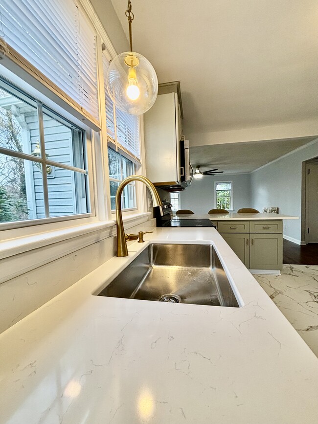 Photo - 3327 Alpine Dr