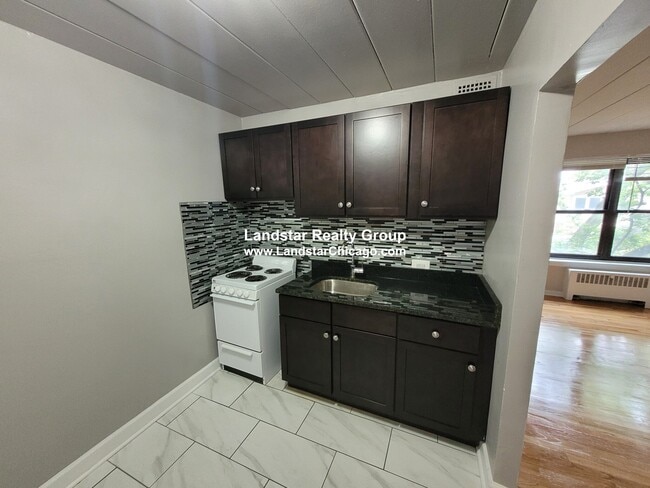 Photo - 1359 W Touhy Ave