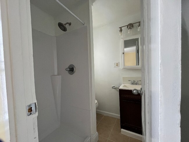 Photo - 683 State St