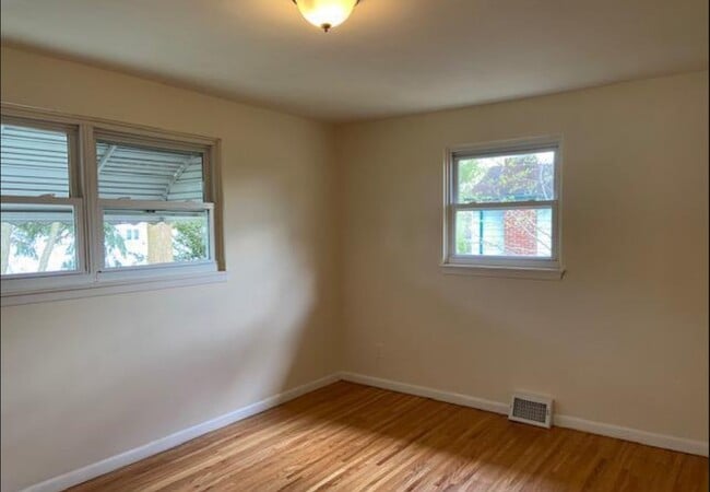Photo - 7556 Baxter Ave