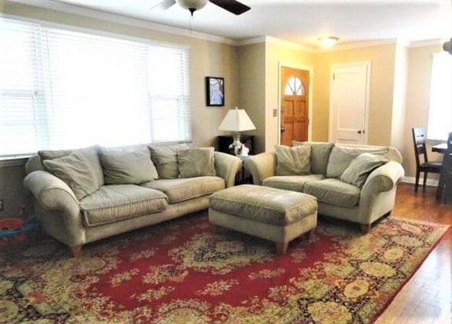 Photo - 1020 Elm Ave