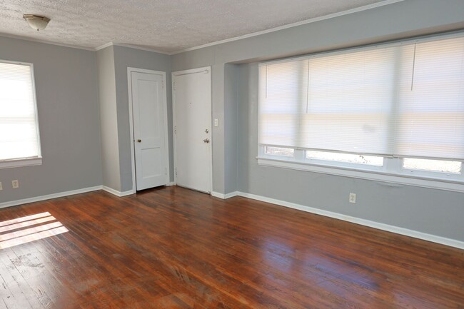 Photo - 1807 Charlton St House