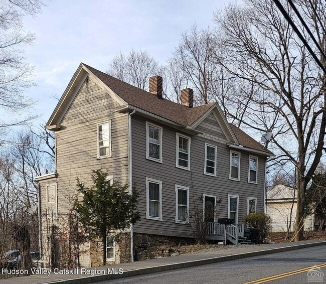 Building Photo - 36 Spring St Rental