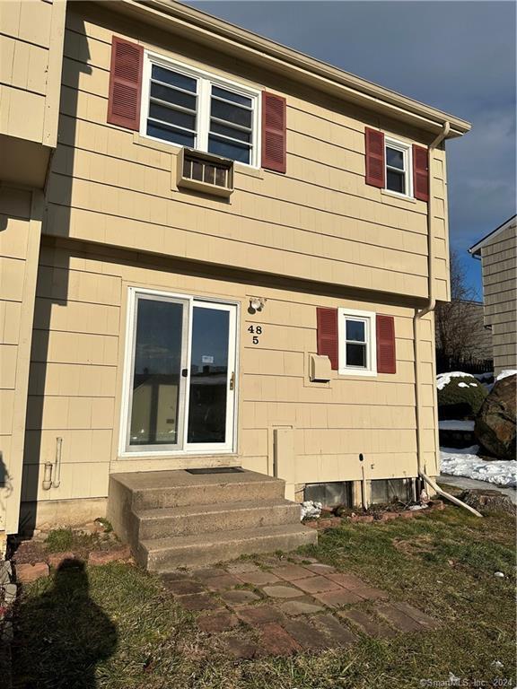 48 Round Tree Dr Condo Unit 5 Condo for Rent in Naugatuck, CT
