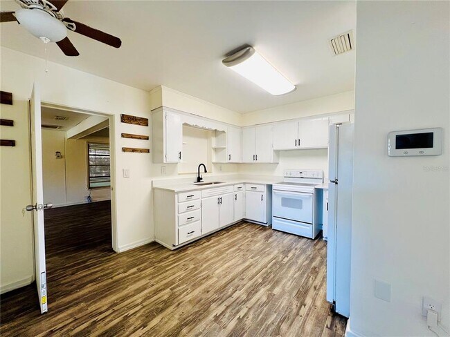 501 Ave G SE