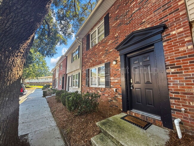 Building Photo - 415 Parkdale Dr Rental