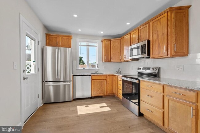Building Photo - 48 Penn Ave Rental