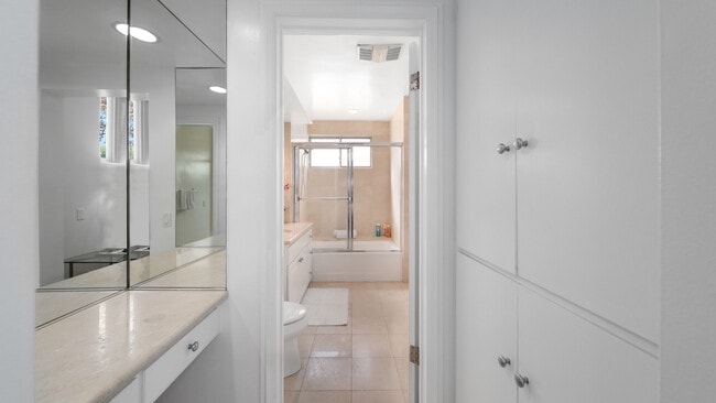 Photo - 223 S Lasky Dr