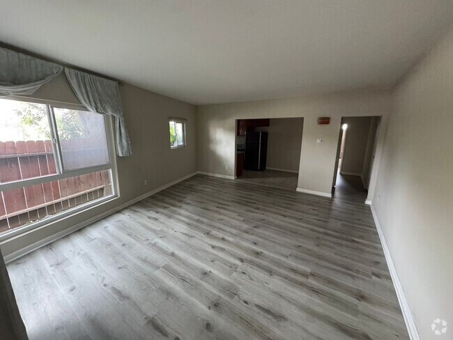Building Photo - 5401 W Olympic Blvd Rental