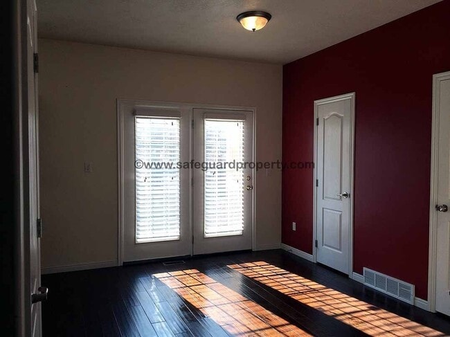 Photo - Spacious 3-Bedroom Townhome in Gated Draper Community
